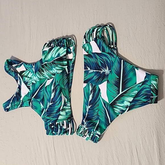 Bikini - Picture 3 of 3